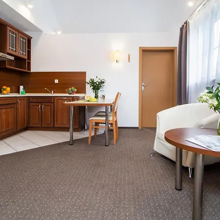 - Wilanow Aparthotel Varšava