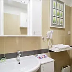 - Wilanow Aparthotel 3*