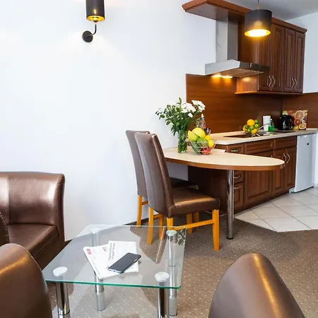 - Wilanow Aparthotel 3*