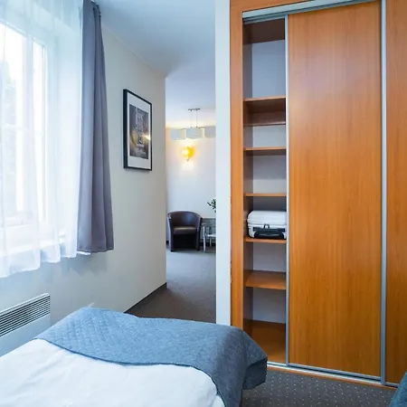 - Wilanow 3* Warszawa