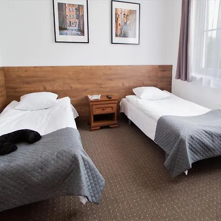 - Wilanow Aparthotel 3*