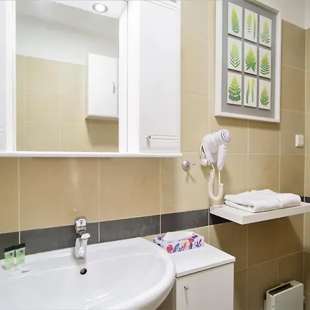 - Wilanow Aparthotel 3*