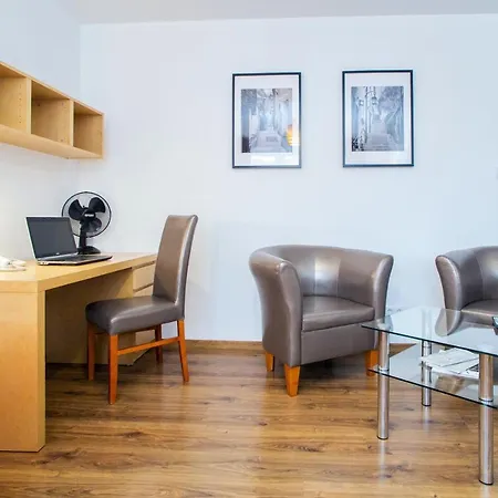 - Wilanow 3* Warszawa