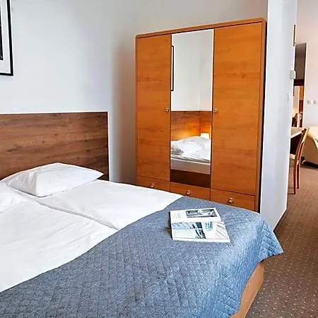 - Wilanów 3* Warszawa