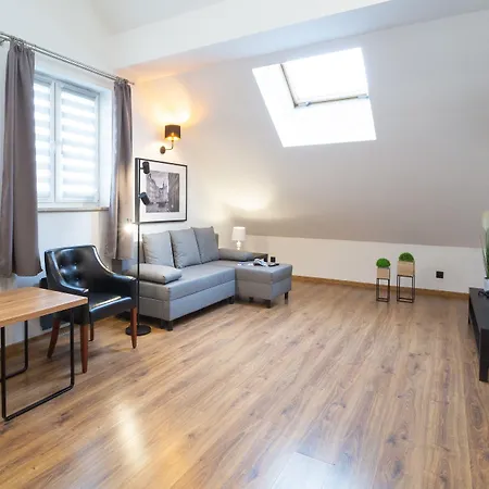 - Wilanow Apartmanhotel 3*