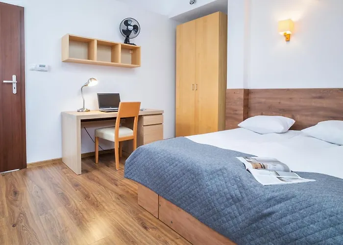 - Wilanow アパートホテル