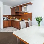 - Wilanow Aparthotel 3*